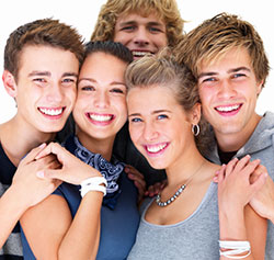 619316-teeth-whitening-services